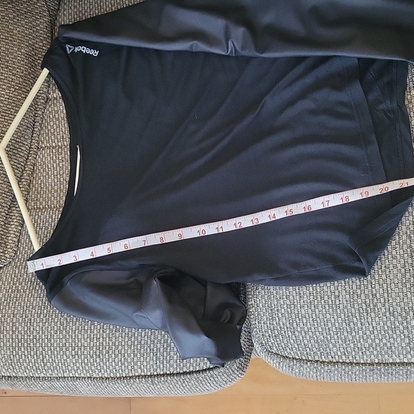Reebok tshirt size m - Picture 5 of 7